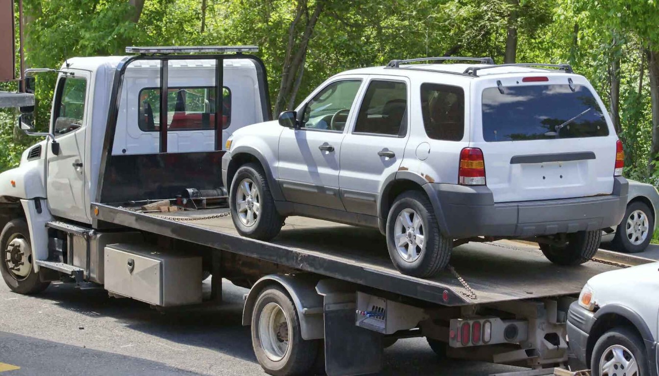 Long-Distance Towing service in Maywood, CA