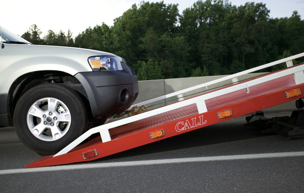 Emergency Towing service in Maywood, CA