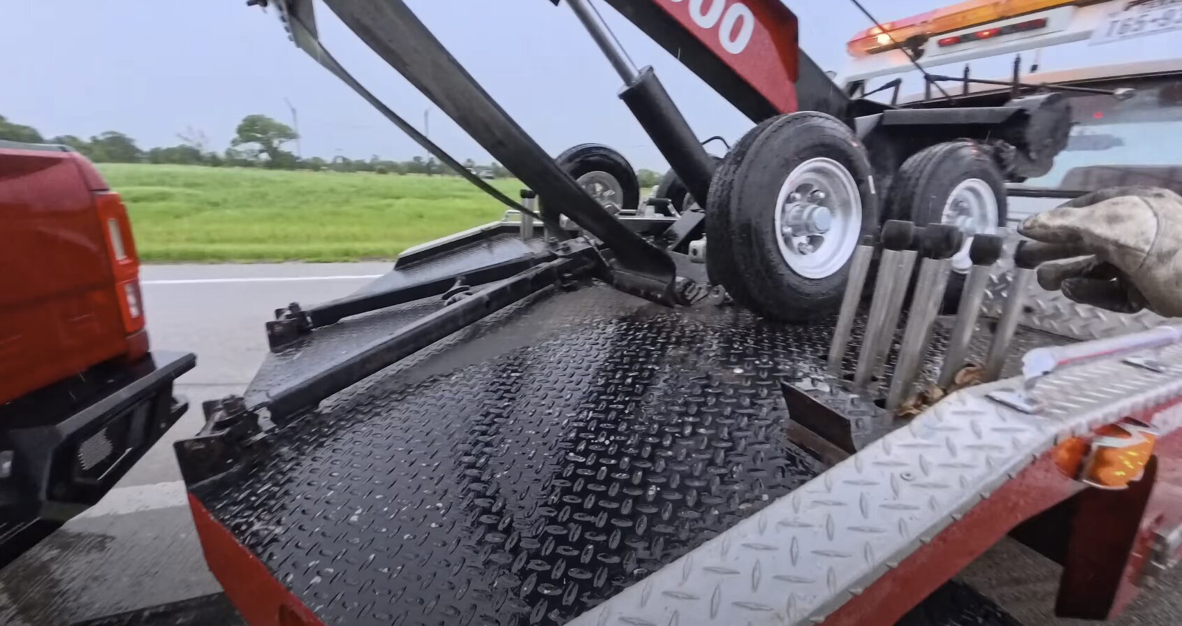 Professional flatbed towing service comparison Flatbed towing service with professional equipment in Maywood, CA